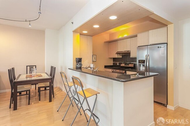 Building Photo - 219 Brannan St