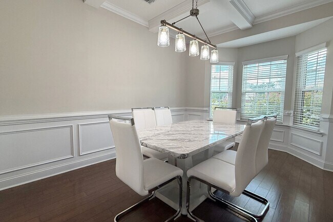 Building Photo - 44 Mount Vernon Ter