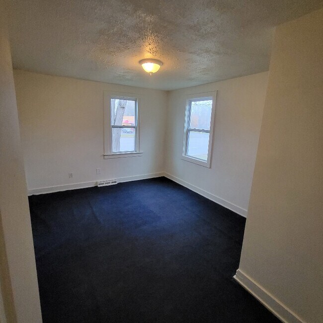 Foto del edificio - 1322 E Napier Ave