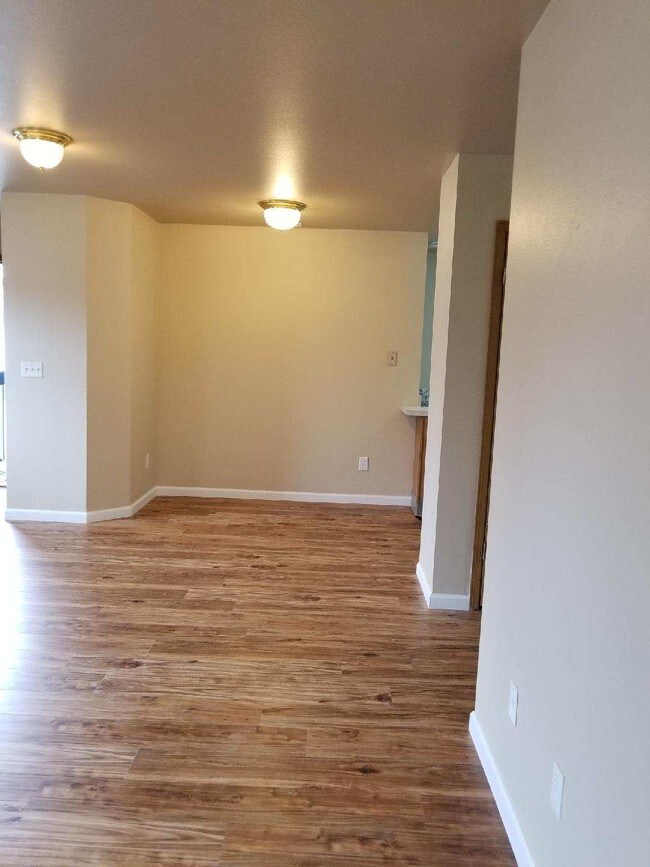 Foto del edificio - 405 N Indiana Ave