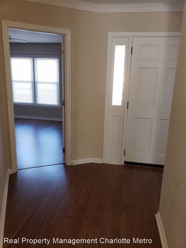 Building Photo - 4 br, 2.5 bath House - 6800 Charette Court