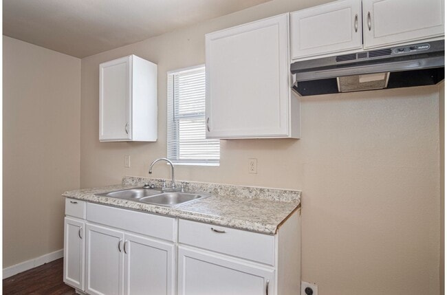 Photo - 526 Cooper St Apartment