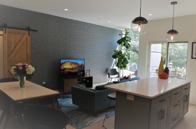 Living area - 1510 N Capitol St NW