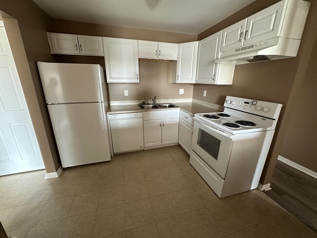 Foto del edificio - 2579 Union Lake Rd