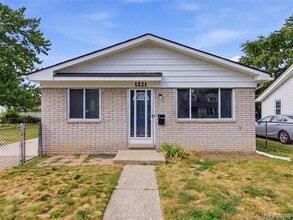 Building Photo - 1221 E Granet Ave