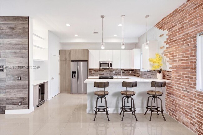 Foto del edificio - 820 NE 7th St