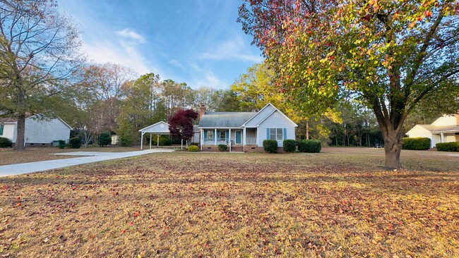 Foto del edificio - Adorable Three Bedroom Home in Lugoff SC