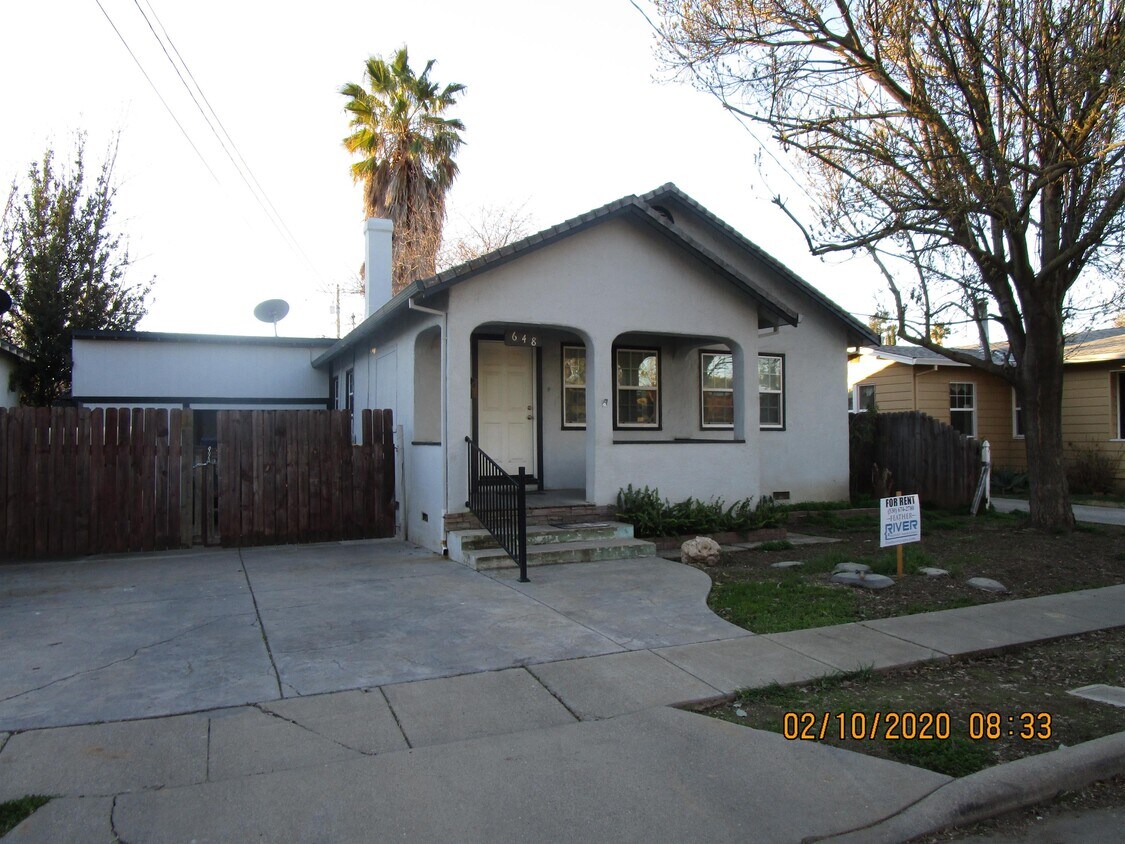 Primary Photo - 648 Palm Ave