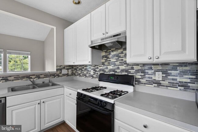 Building Photo - 103 Leeds Creek Cir