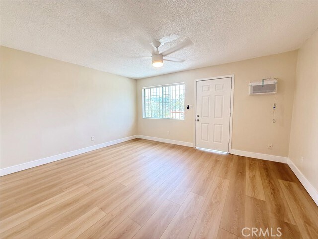 Foto del edificio - 4536 Waldo Ct