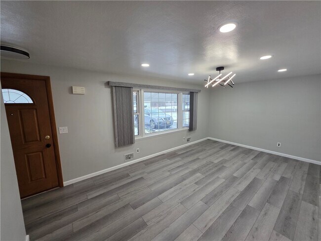 Foto del edificio - 2938 Lyell Rd