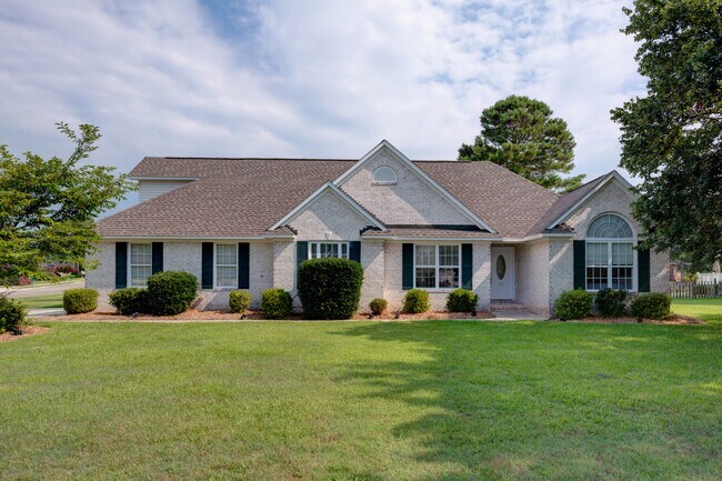 Building Photo - 1511 Edgefield Ct