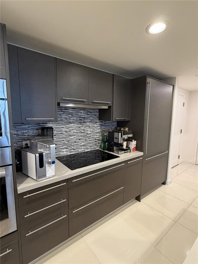 Foto del edificio - 7661 NW 107th Ave