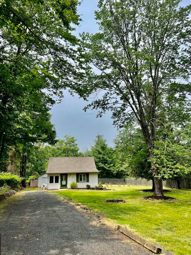 Foto del edificio - 815 Miller Ln