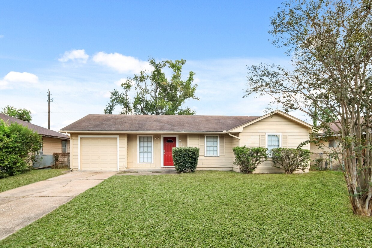 Primary Photo - 7411 Langley Rd