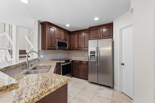 Building Photo - 74 Evanston St