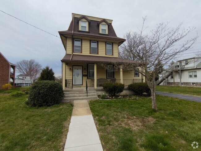 Building Photo - 2029 Walnut St