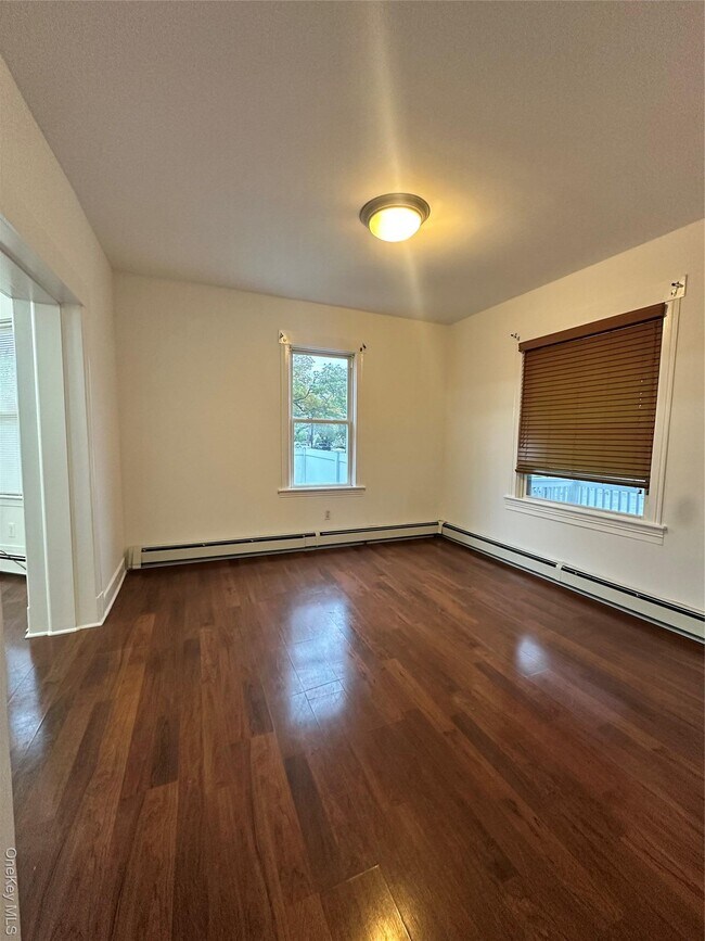 Foto del edificio - 37 Redmond Ave