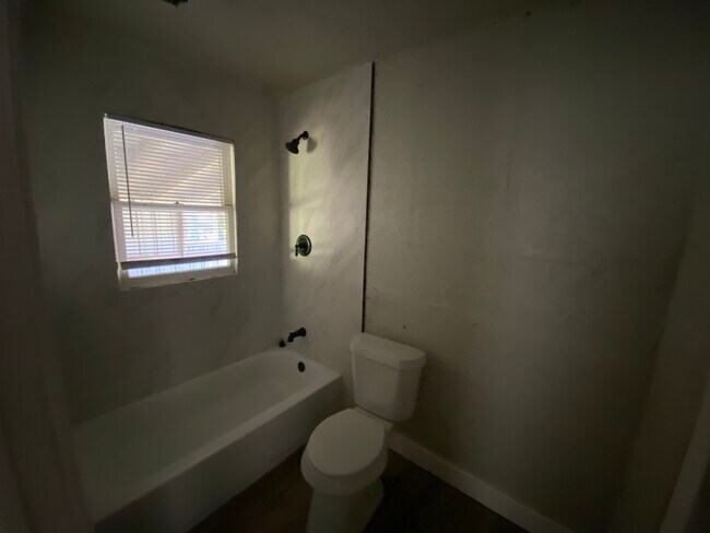 Foto del edificio - 611 W Cherry St