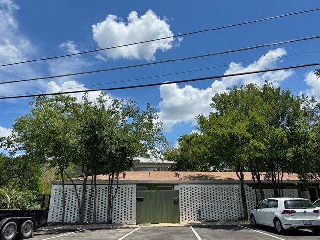 Building Photo - 2514 W 12th St