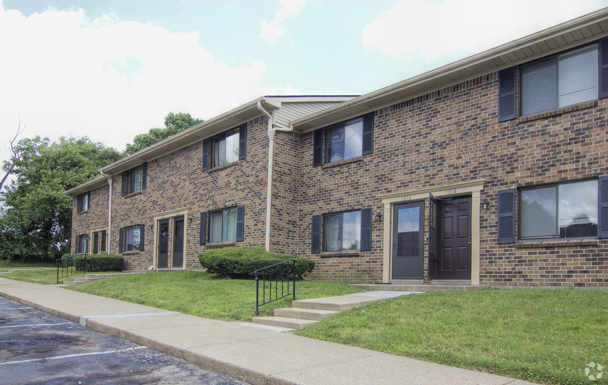 Foto del edificio - Castlebury / Canterbury Estates