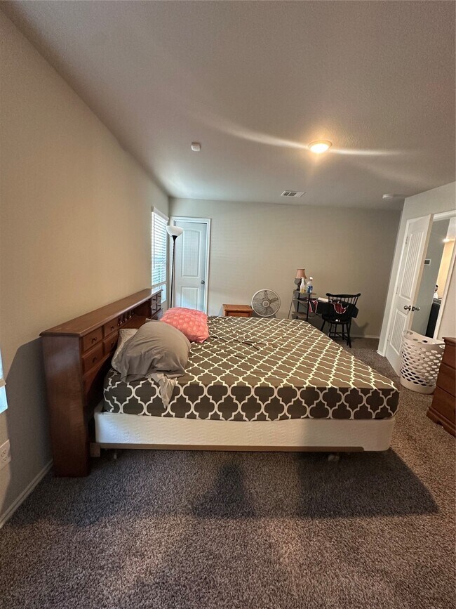 Foto del edificio - 411 Armstrong St