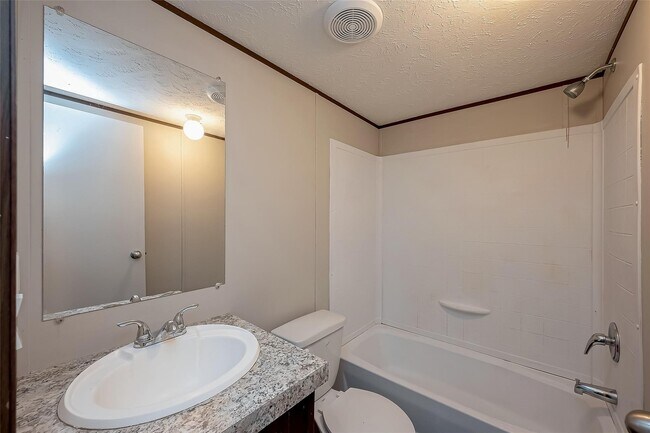 Foto del edificio - 540 Ashlawn Dr