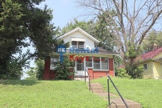 Building Photo - 2600 N Heidelbach Ave