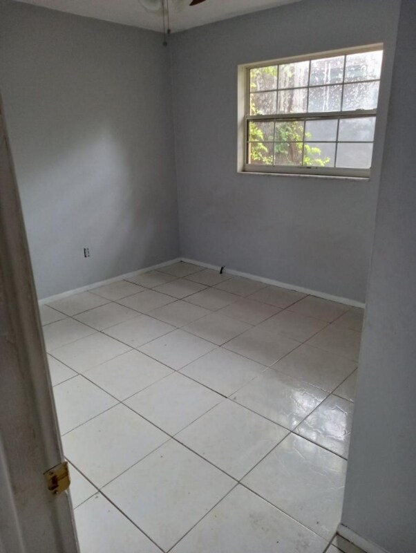 Foto del edificio - 819 13th Ave NW