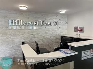 Foto del edificio - 919 Hillcrest Dr