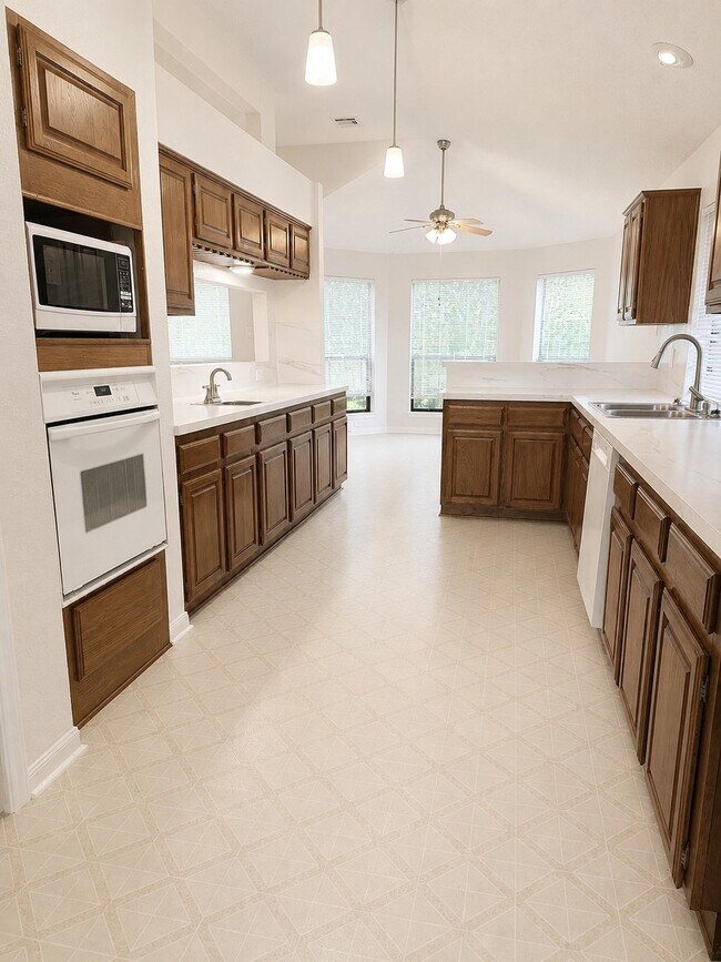 Building Photo - 3307 Rushwood Ln