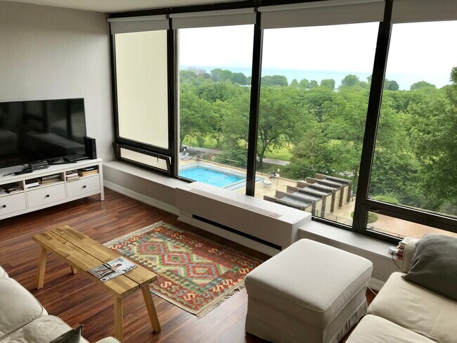 Foto del edificio - 5445 N Sheridan Rd