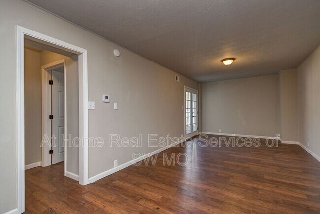 Foto del edificio - 930 S Campbell Ave