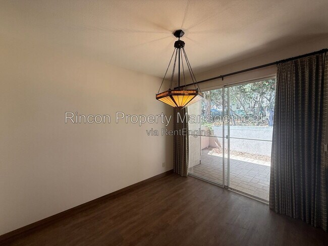 Foto del edificio - 325 Blue Dolphin Dr