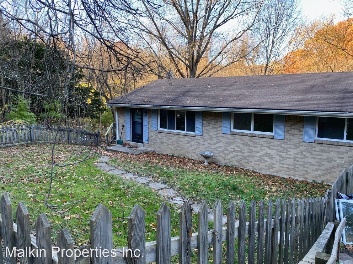 Foto principal - 3 br, 1 bath House - 3310 New England Road