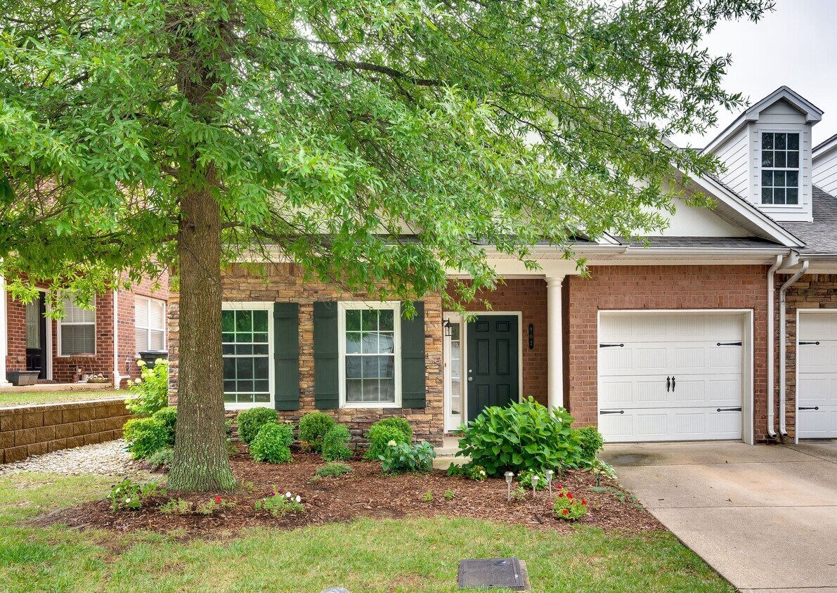 Primary Photo - 902 Catlow Ct