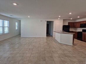 Building Photo - 6715 Hillsdale Creek Dr