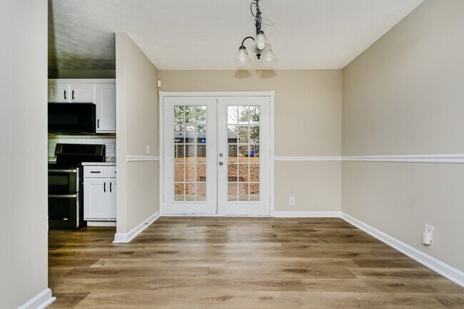 Foto del edificio - 951 Woodbridge Dr NE