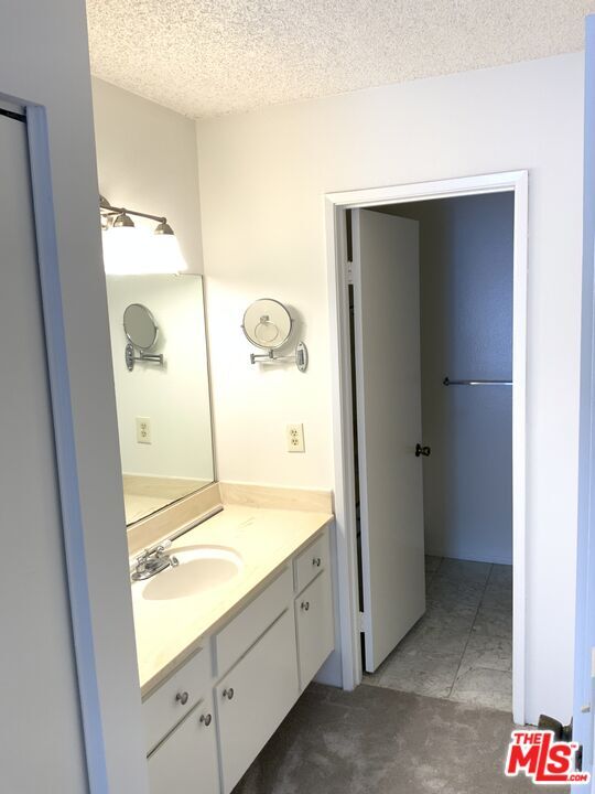 Foto del edificio - 8317 Raintree Cir
