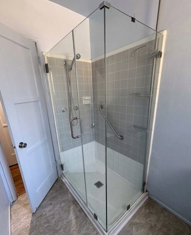 Foto del edificio - 4816 Sunnyside Dr