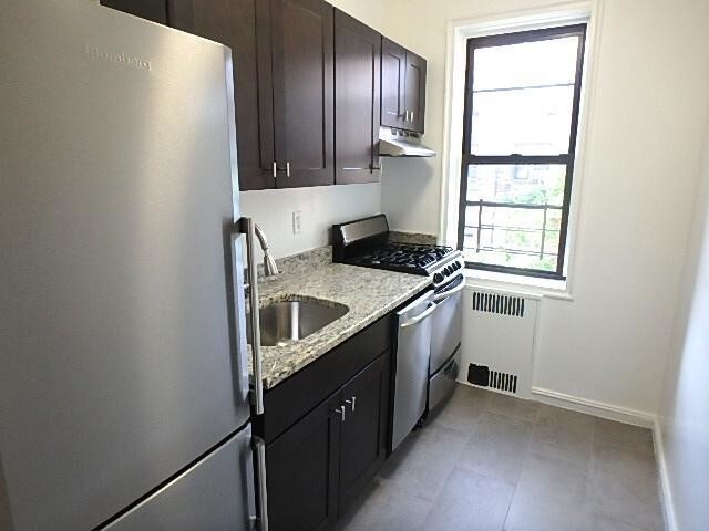 Building Photo - 8836 Elmhurst Ave
