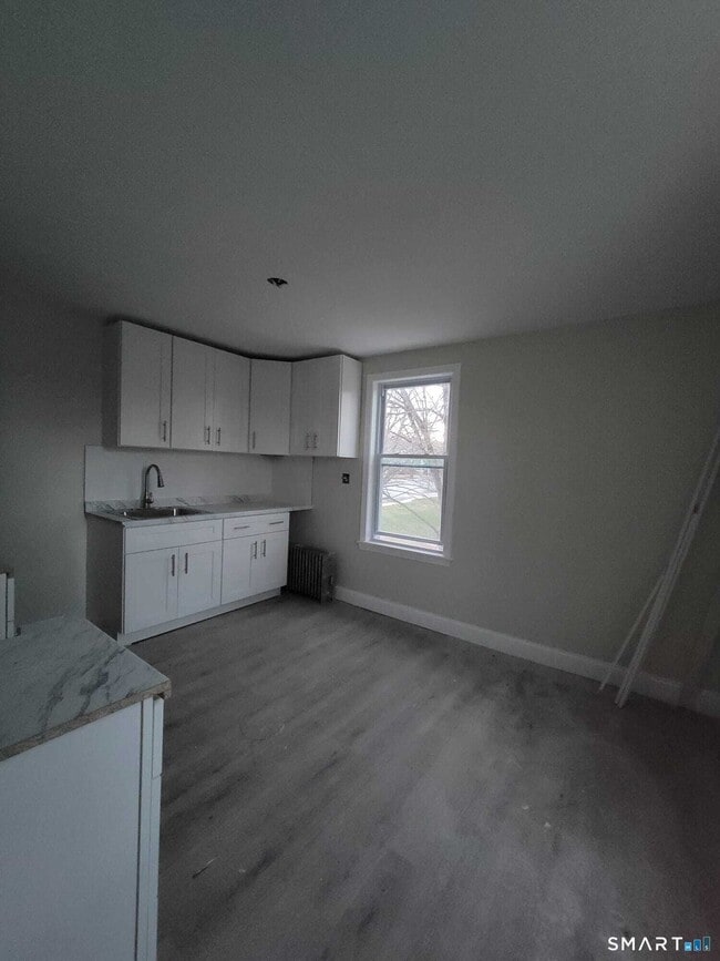 Foto del edificio - 219 Pleasant St