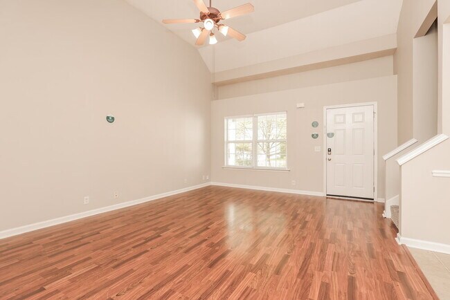 Building Photo - 852 Dover Glen Dr