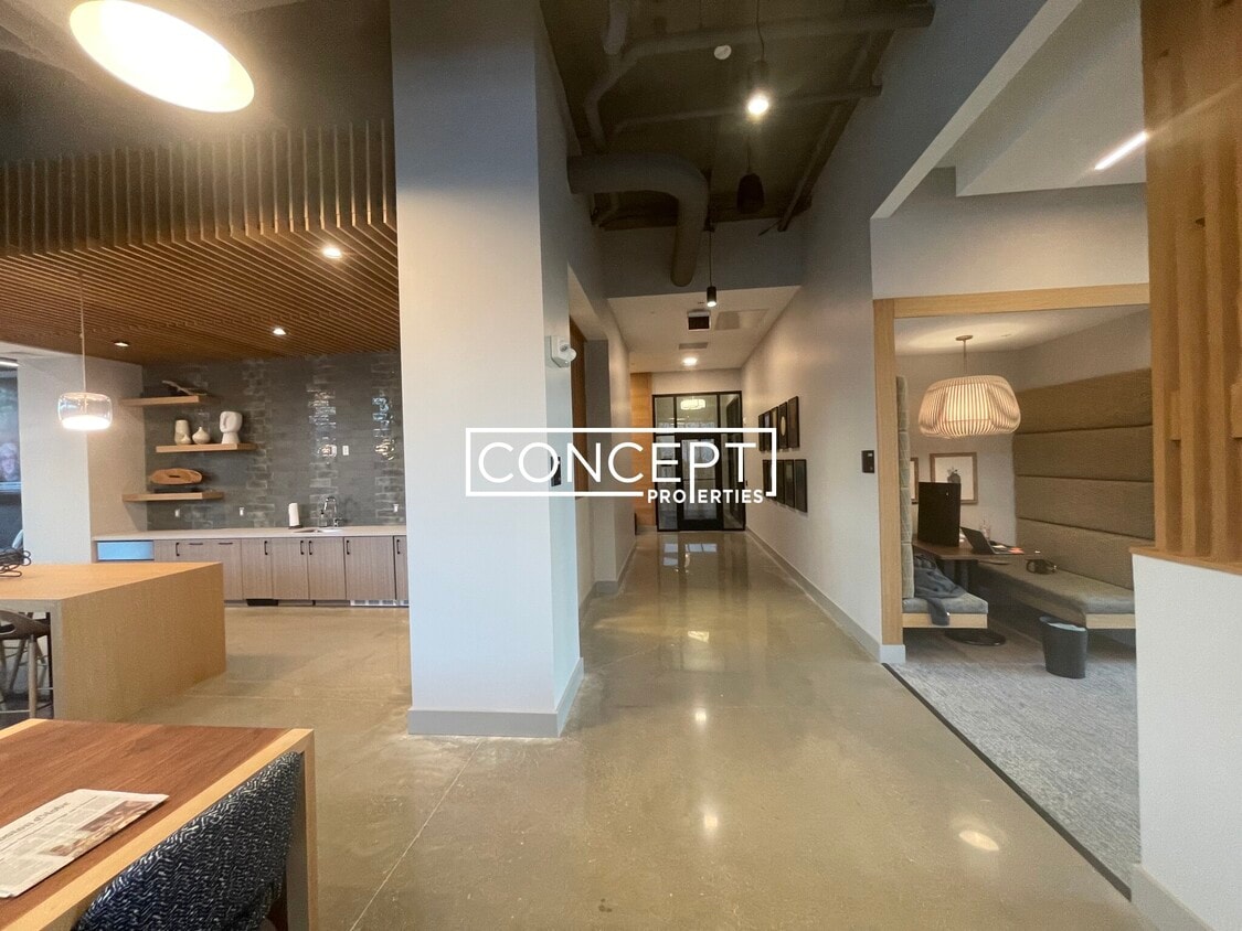 Primary Photo - 525 Lincoln St