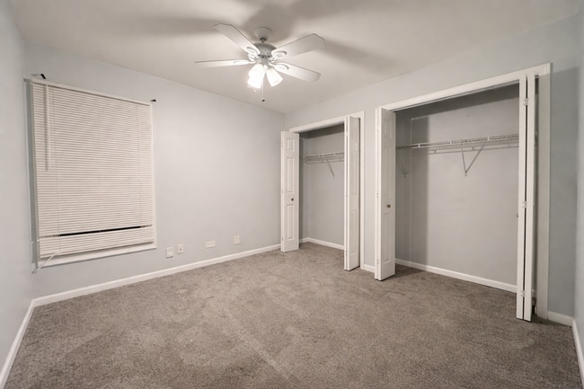 Building Photo - 3359 S Indiana Ave