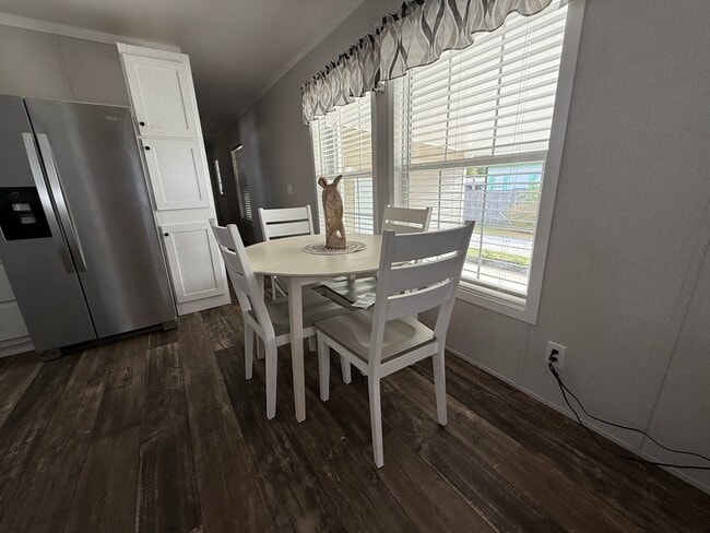 Foto del edificio - 6602 Lakewood Dr