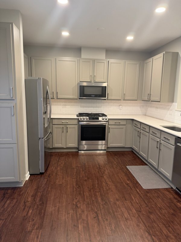 Foto del edificio - 4325 Savoy Ln