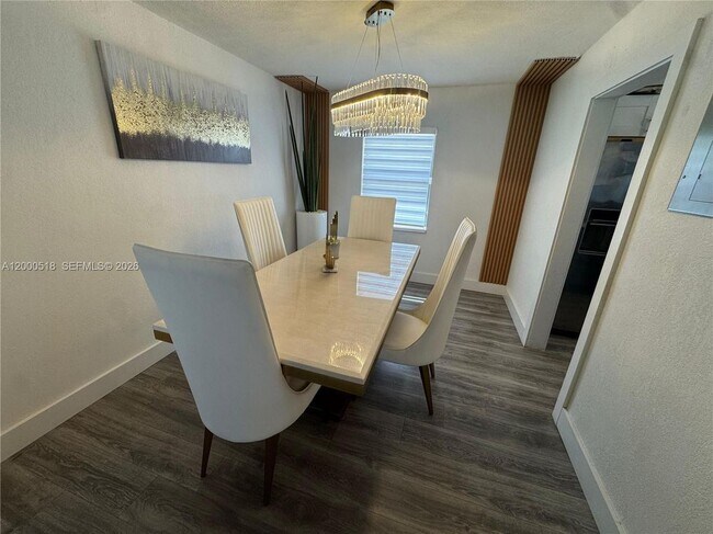 Foto del edificio - 427 NW 19th Ave