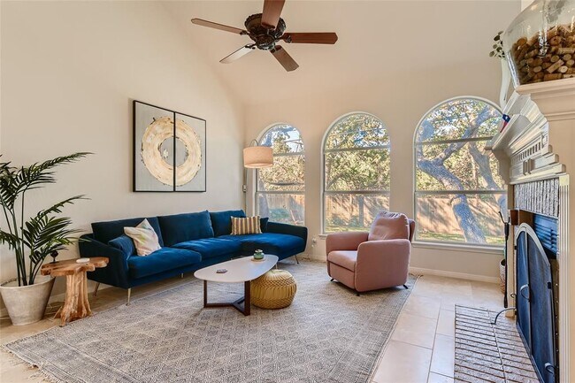 Building Photo - 6542 Clairmont Dr