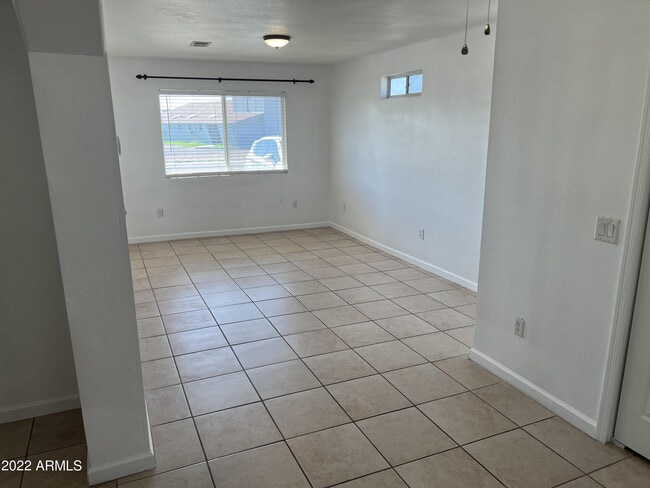 Building Photo - 538 N 74th St